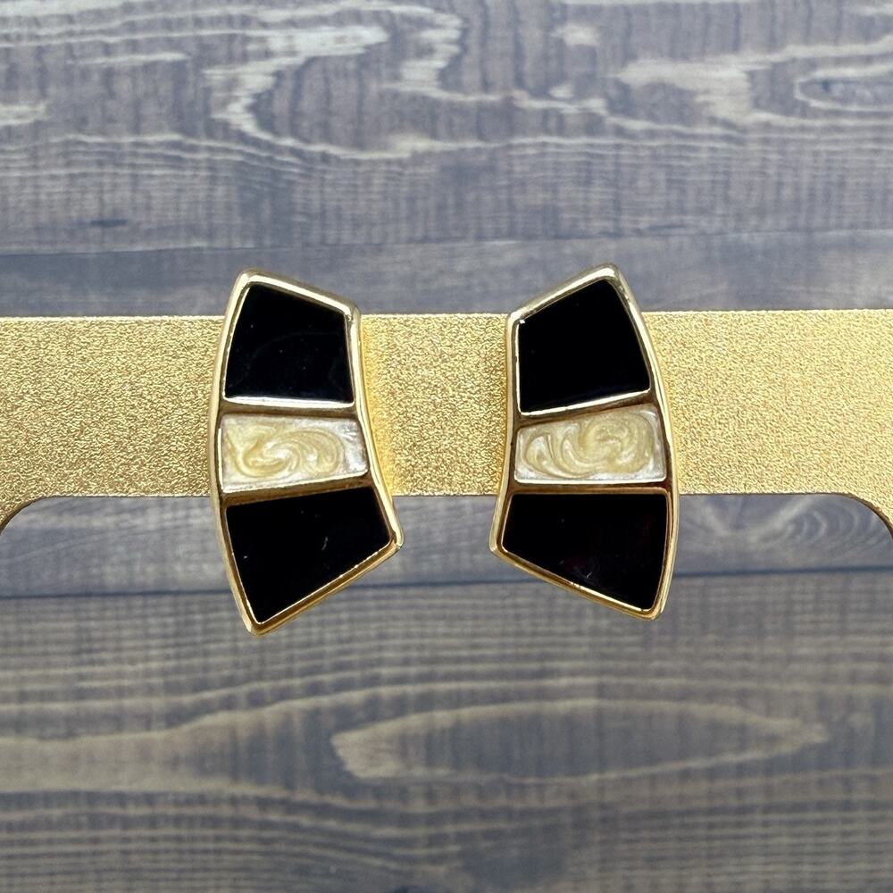 Vintage Monet Black Pearlized Gold Tone Enamel Pierced Earrings